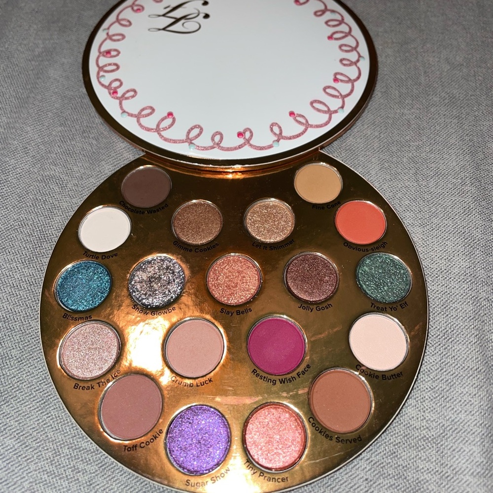 TOO FACED Let it Snow Girl! Eyeshadow Palette